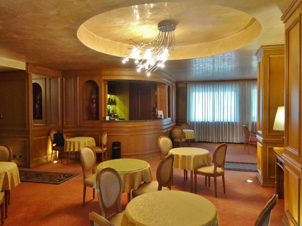 Hotel Pagoda Леньяно Экстерьер фото