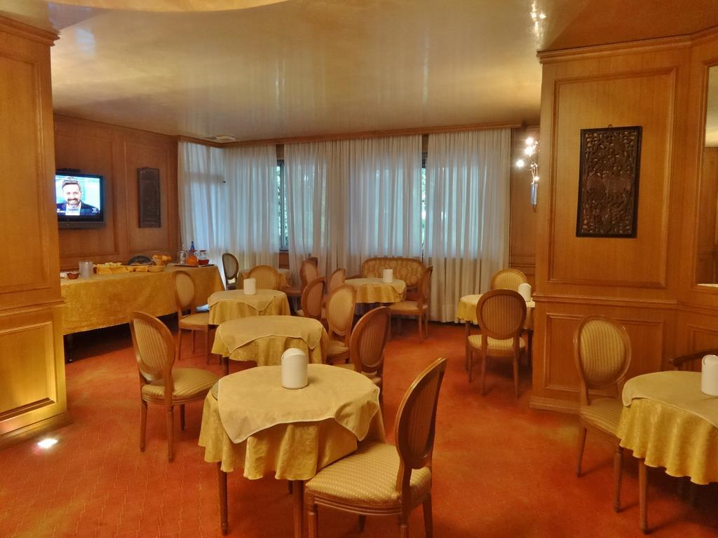 Hotel Pagoda Леньяно Экстерьер фото